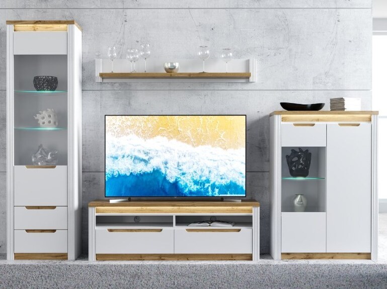 SOLANA - byt. stěna