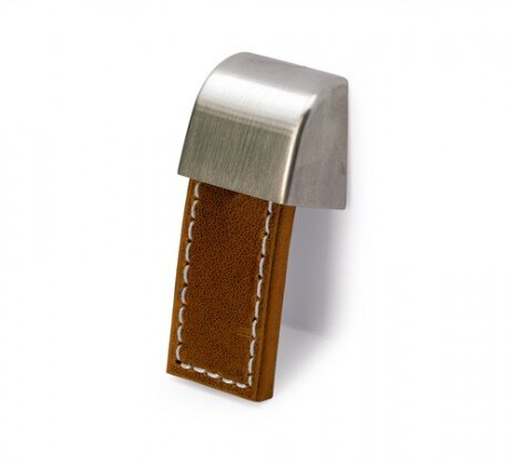 Knopka HETTICH 9113451 AGNA hnědá kůže/imitace nerezi