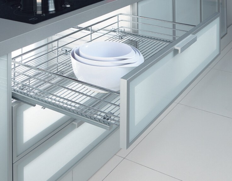 Úchyt dvířek 22,5x25x130 mm, chrom