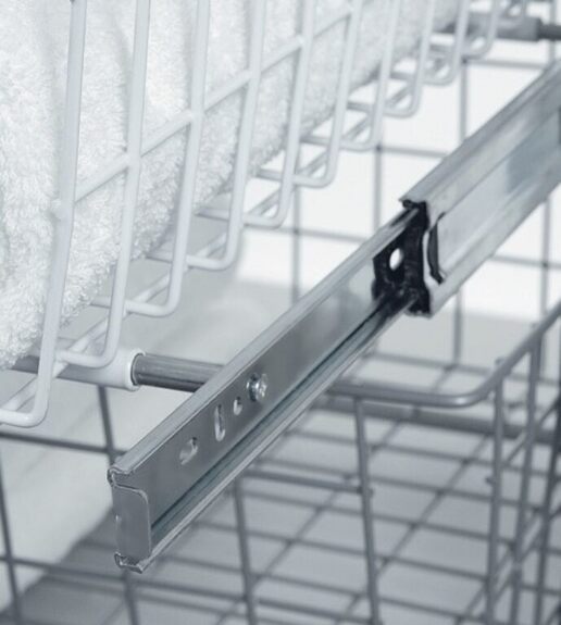 výsuvný šatní koš antracitý epoxid