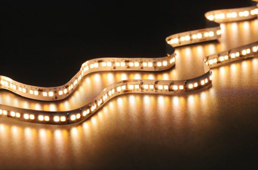 LED pásek 2835 224 WIRELI 1130lm 10W 0,42A 24V (stmívání z teplé do extra teplé)