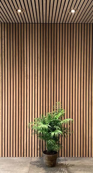 Dekorační obkladový SLAT panel 35-10 celomasiv