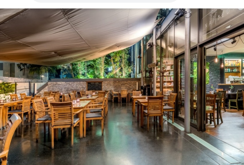 NICE - masivní křeslo z teaku