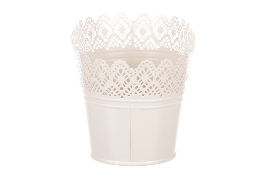 Truhlík kovový, krajkový okraj