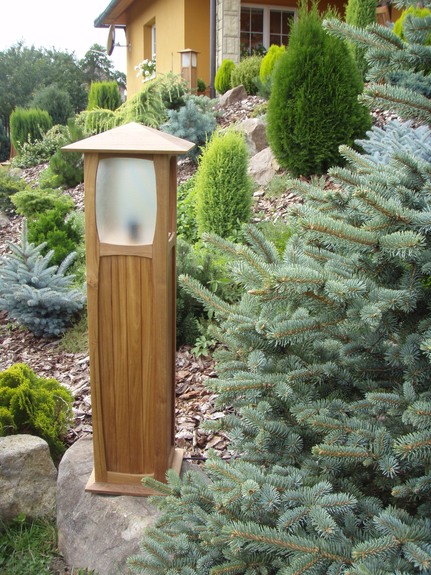 LUCIO II - lampa z teaku