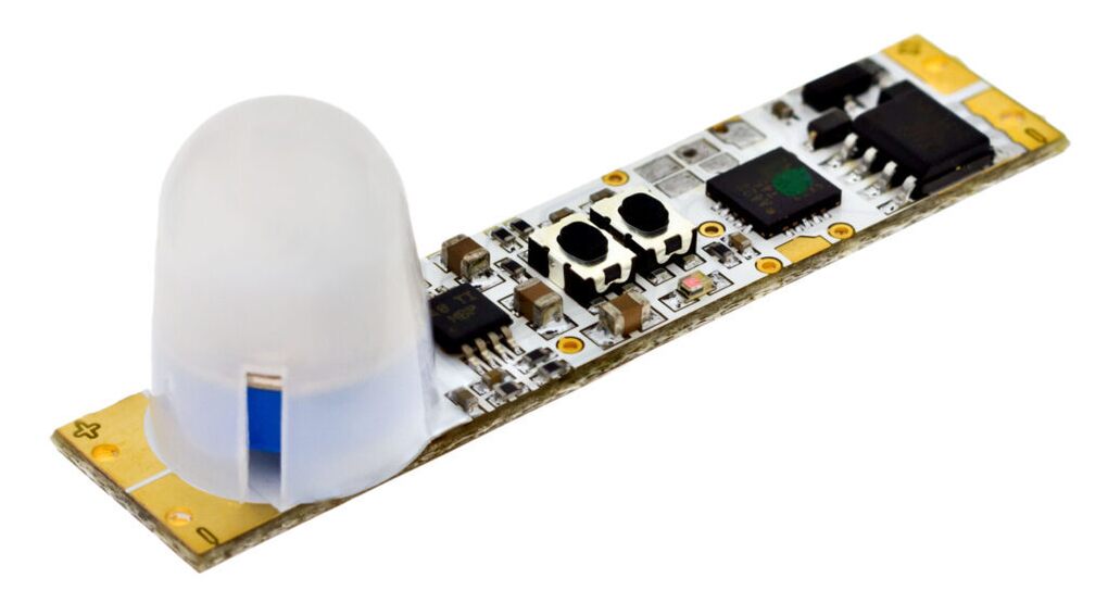 Pohybový PIR spínač do profilu SOUMRAK LUX A zvýšený