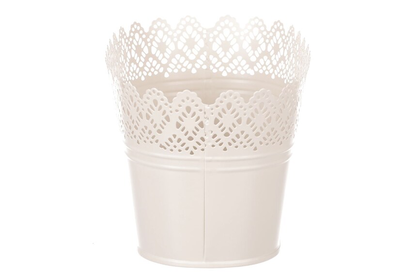 Truhlík kovový, krajkový okraj