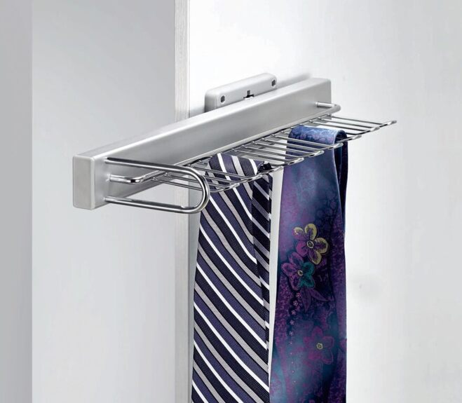 Výsuvný věšák na kravaty a opasky, 155x430x80 mm  chrom - hliník eloxovaný