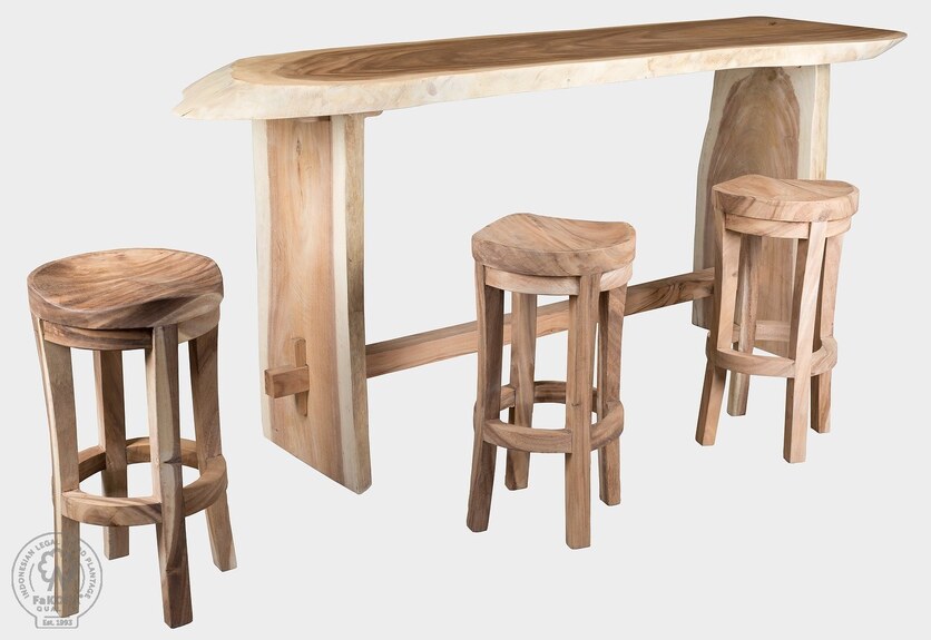 TRUNK BAR - dřevěný bar ze suaru