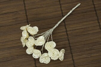 Bílá přízdoba PRZ755386