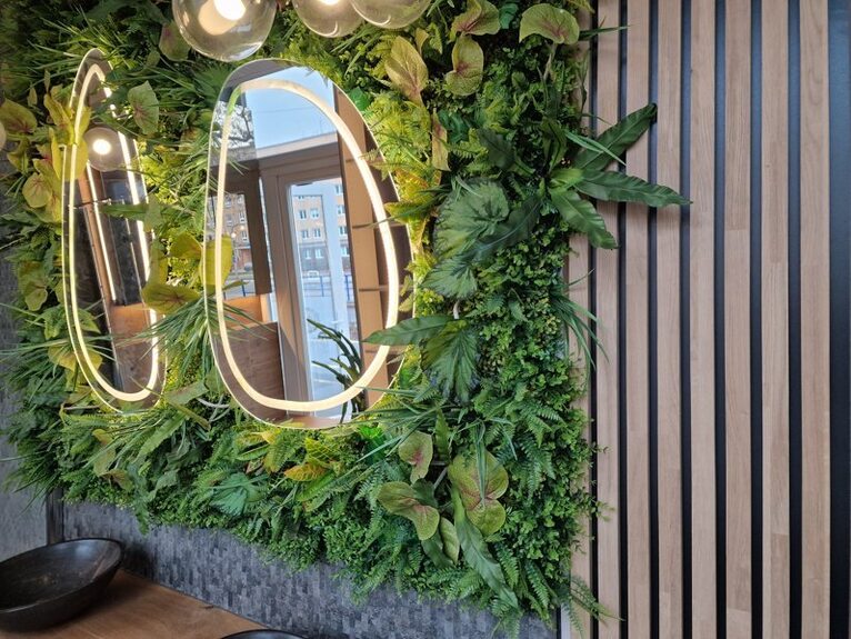 Lamelový SLAT panel masiv dub Masolo 35-15 černý nosič