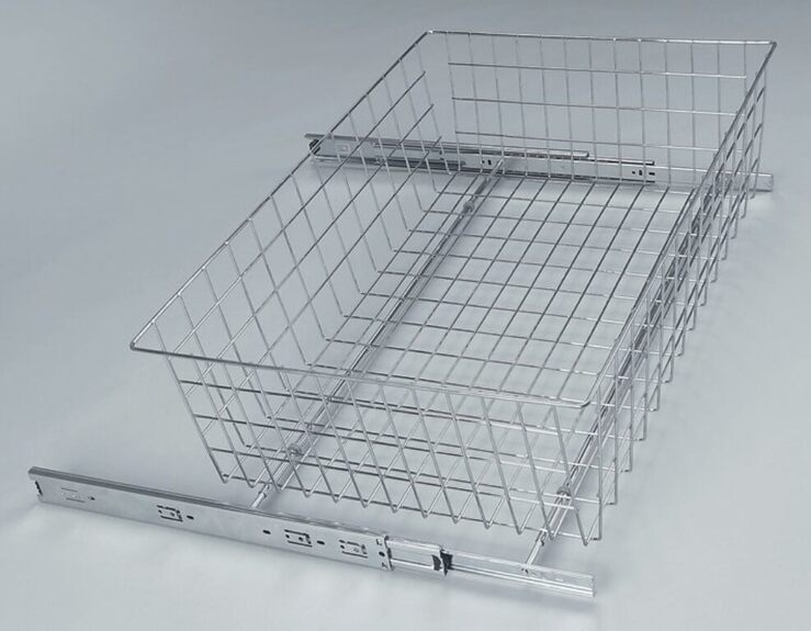 výsuvný šatní koš  bílý epoxid