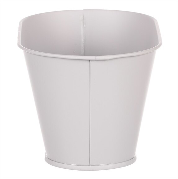 Truhlík kovový, šedivá barva.