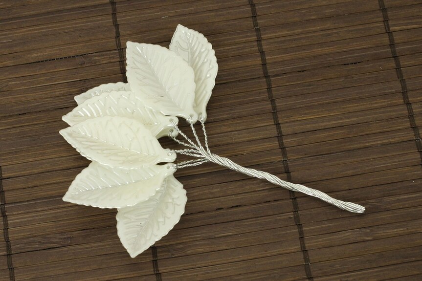 Bílá přízdoba PRZ755416