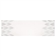 Běhoun bílý - stříbrné stromky na okrajích, 100% polyester, 40 x 150 cm.